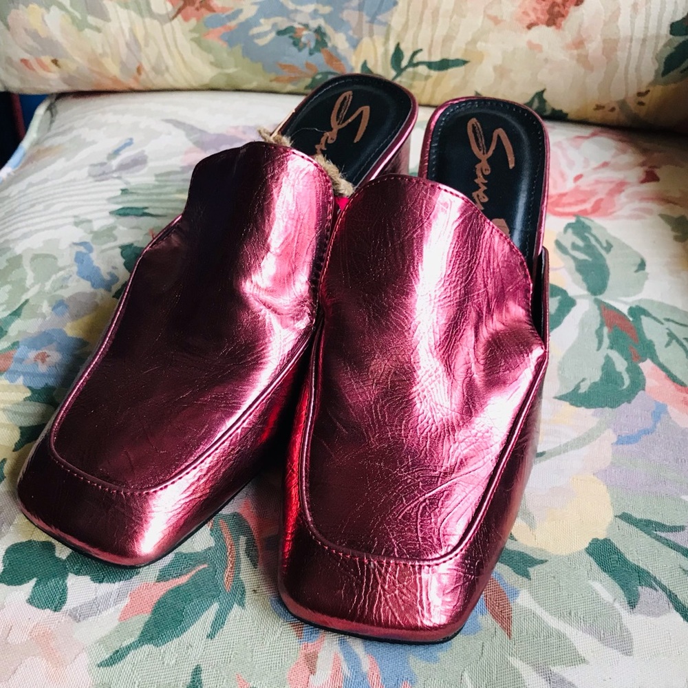 Ladies rose metallic slip on heels, vegan leather, size 9
